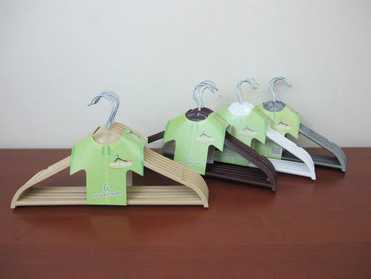 Wood-Look Plastic Clothes Hangers X6